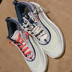 Nike Cosmic Unity 3's